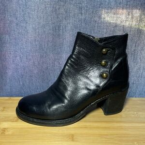 Officine Creative Giselle Black Leather Ankle Boots With Buttons Sz 38 US 8 Rad